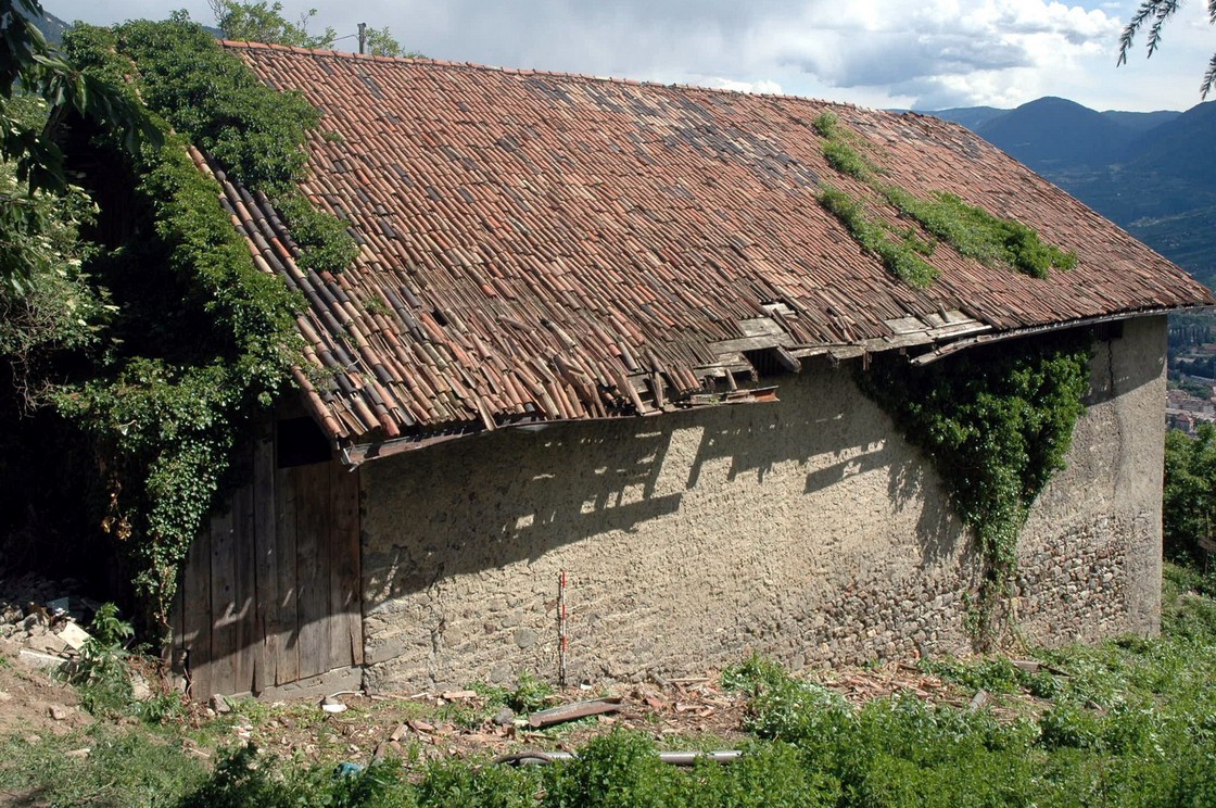 Fienile della canonica a Tirolo Fienile della canonica a Tirolo