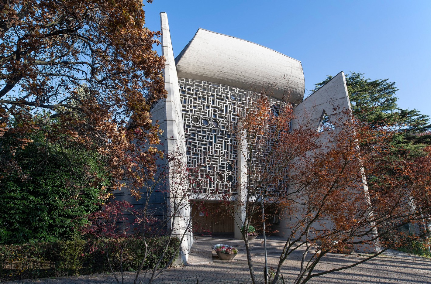 La chiesa di San Pio X a Bolzano La chiesa di San Pio X a Bolzano
