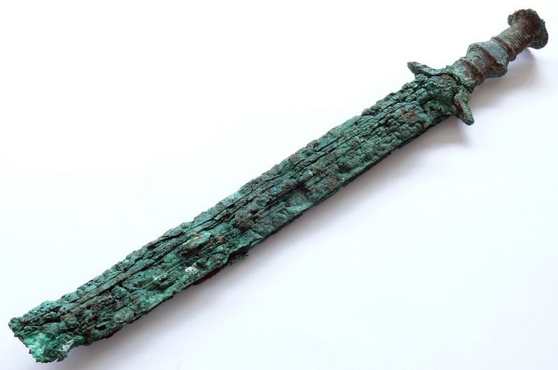Bressanone / Stufles: Spada in bronzo tipo Ca´Morta (VIII cecolo a.C.)