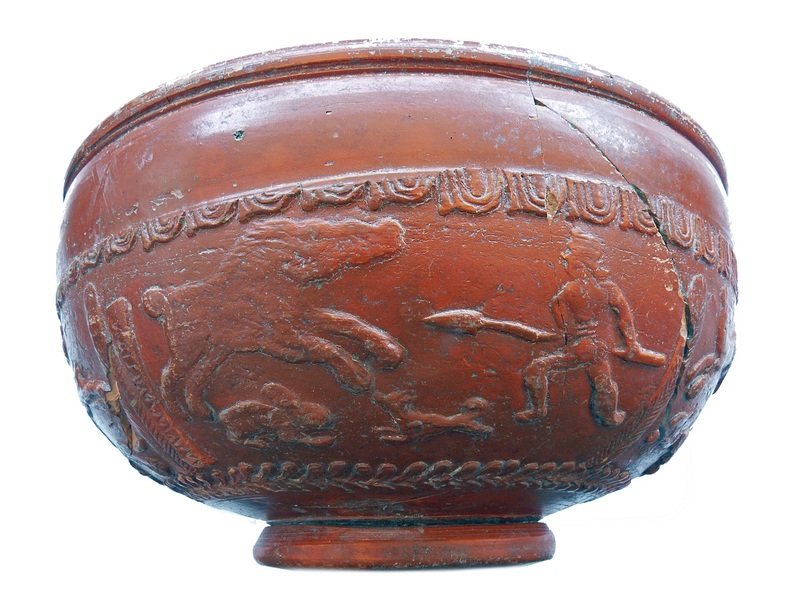 Elvas: Terra Sigillata Schale mit der Darstellung einer Jagdszene (2.-3. Jahrhundert n. Chr.)