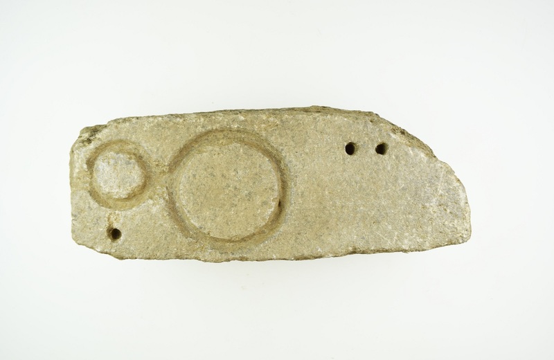 Percha, Umfahrungsstraße: Gussform aus Stein für Ringe aus Bronze, Frühe Eisenzeit (Erste Hälfte 1. Jahrtausend v. Chr.)