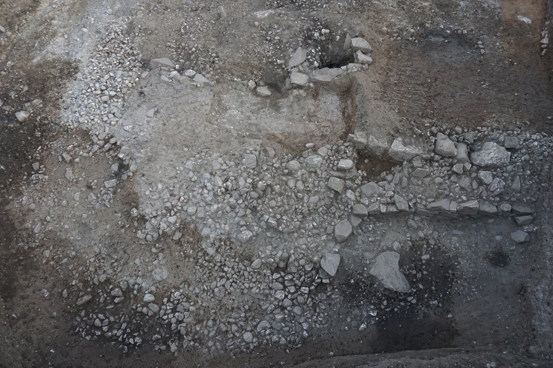 Eppan: Reste eines sog. rätischen Hauses (zweite Hälfte 1. Jahrtausend v. Chr.)