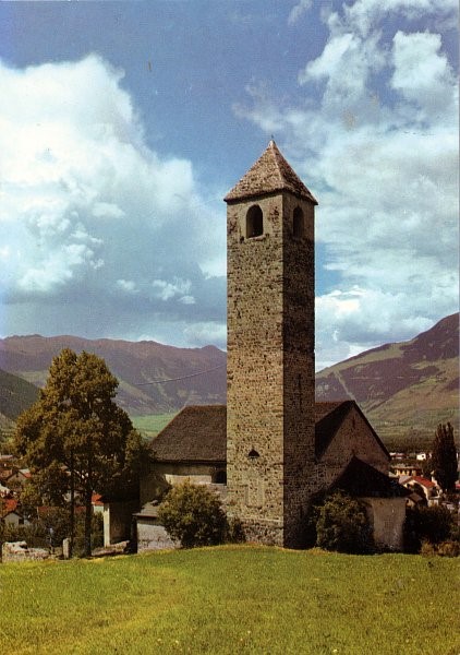 Umfeld der Kirche St. Johann samt Friedhof