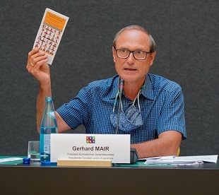 Gerhard Mair, Vorsitzender des EGK bei der Pressekonferenz